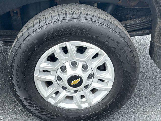 Photo of 2022 Silver Ice Metallic Chevrolet Silverado 2500