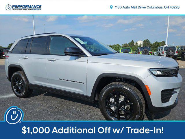 Photo of 2025 Silver Zynith Jeep Grand Cherokee