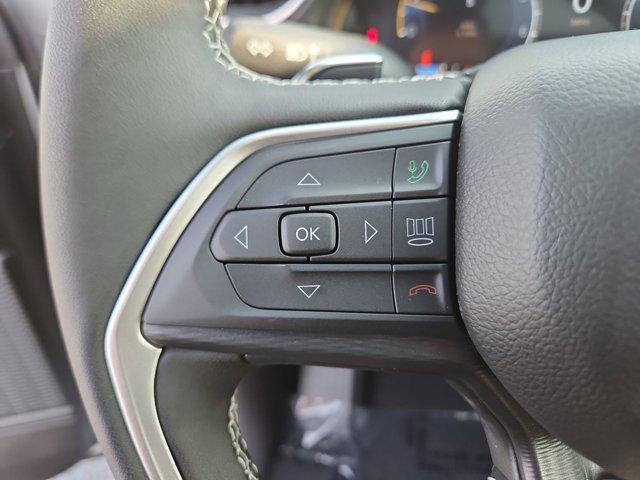 Photo of 2025 Silver Zynith Jeep Grand Cherokee