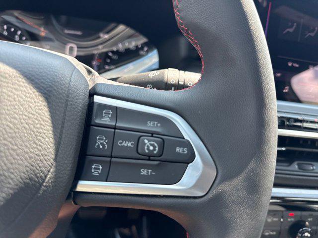 Photo of 2025 Bright White Clearcoat Jeep Compass