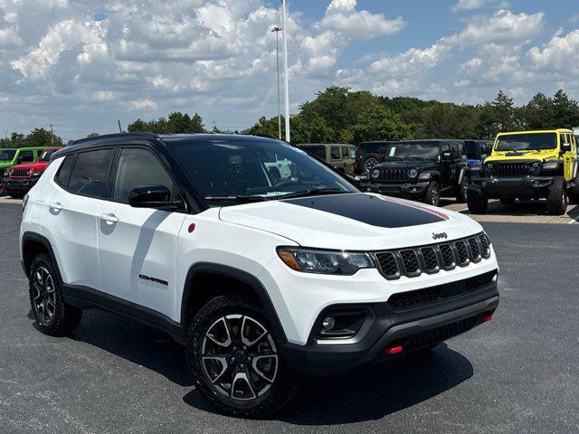Photo of 2025 Bright White Clearcoat Jeep Compass
