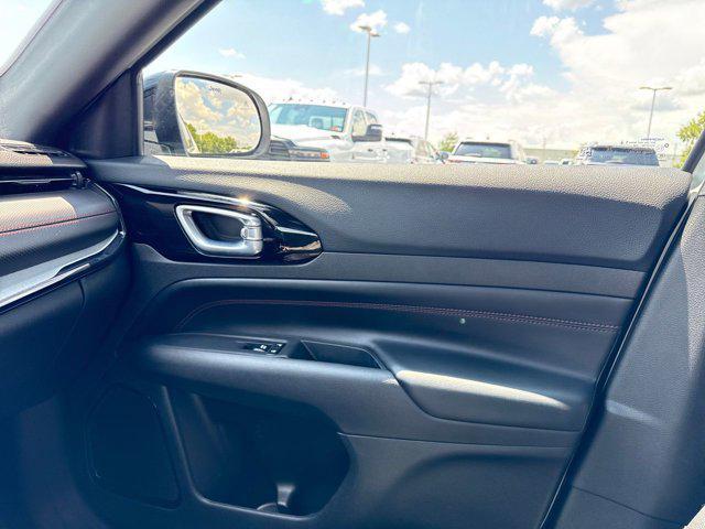 Photo of 2025 Bright White Clearcoat Jeep Compass