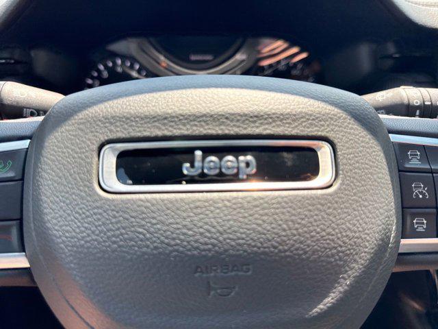 Photo of 2025 Bright White Clearcoat Jeep Compass