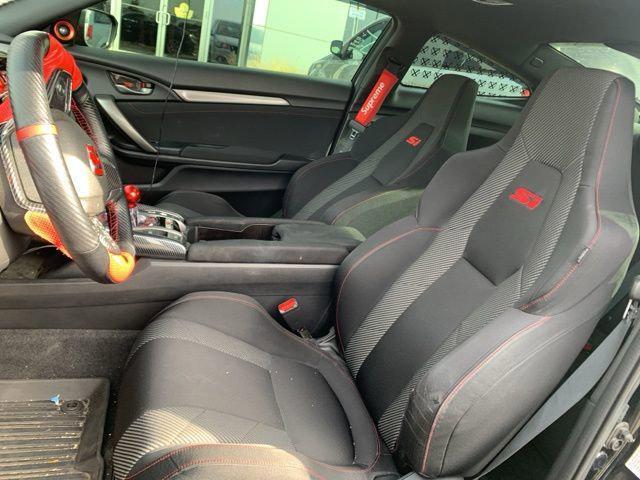 Photo of 2019 Crystal Black Pearl Honda Civic Si