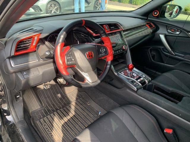 Photo of 2019 Crystal Black Pearl Honda Civic Si