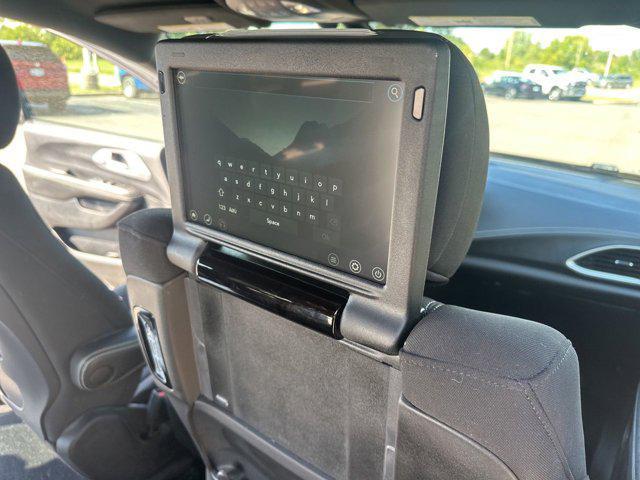Photo of 2021 Granite Crystal Metallic Clearcoat Chrysler Pacifica