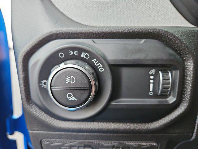Photo of 2025 Hydro Blue Pearlcoat Jeep Gladiator