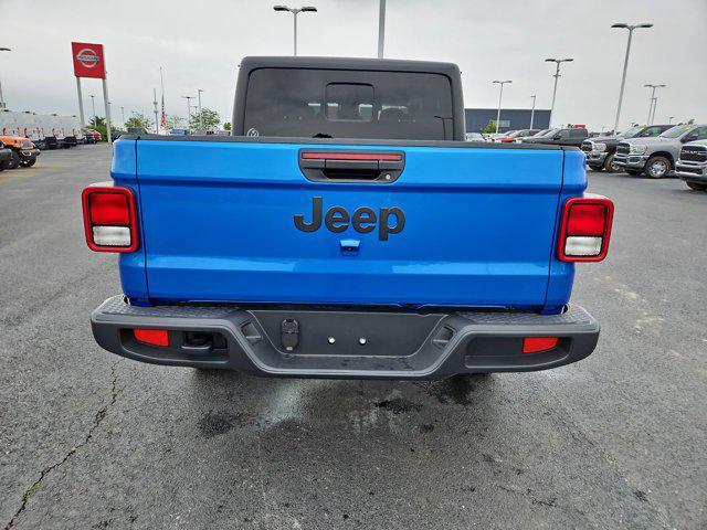 Photo of 2025 Hydro Blue Pearlcoat Jeep Gladiator