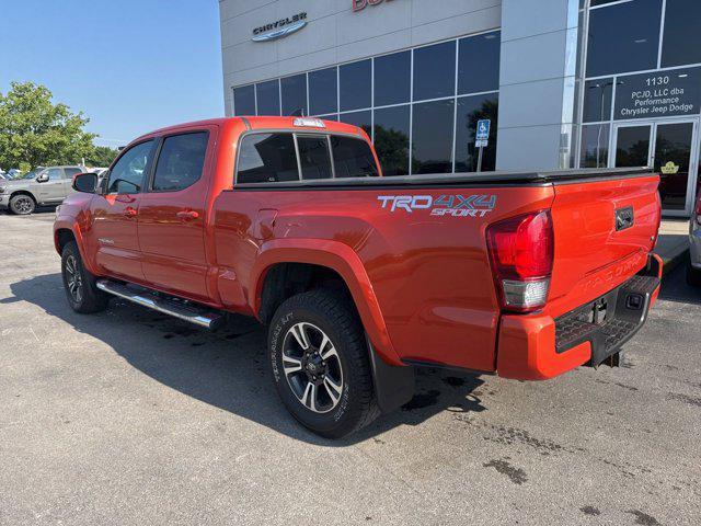 Photo of 2016 Barcelona Red Metallic Toyota Tacoma