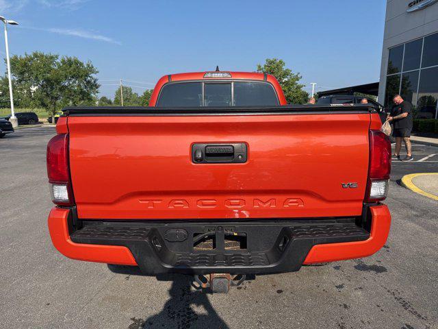 Photo of 2016 Barcelona Red Metallic Toyota Tacoma