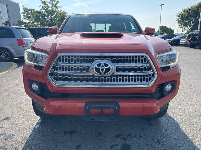 Photo of 2016 Barcelona Red Metallic Toyota Tacoma