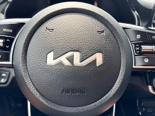 Photo of 2023 Snow White Pearl Kia Seltos