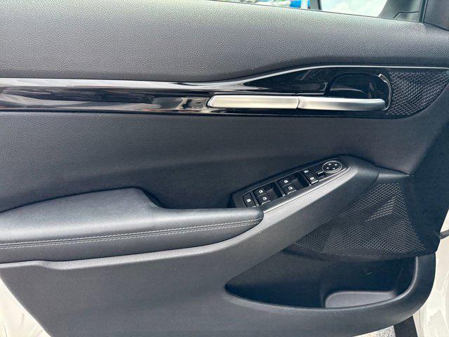 Photo of 2023 Snow White Pearl Kia Seltos