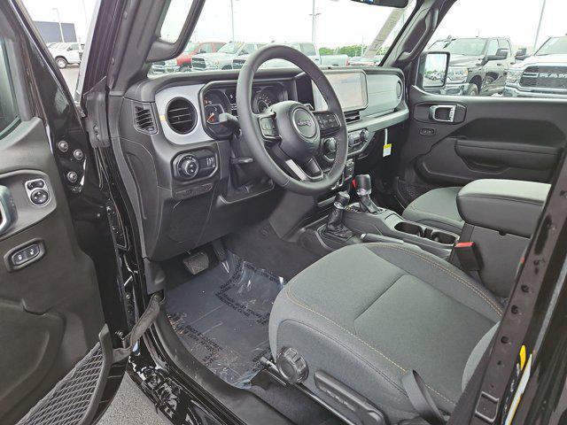 Photo of 2025 Black Clearcoat Jeep Gladiator