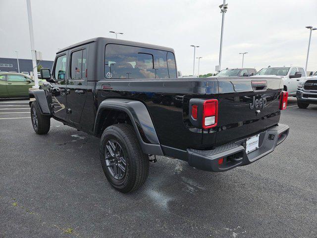 Photo of 2025 Black Clearcoat Jeep Gladiator