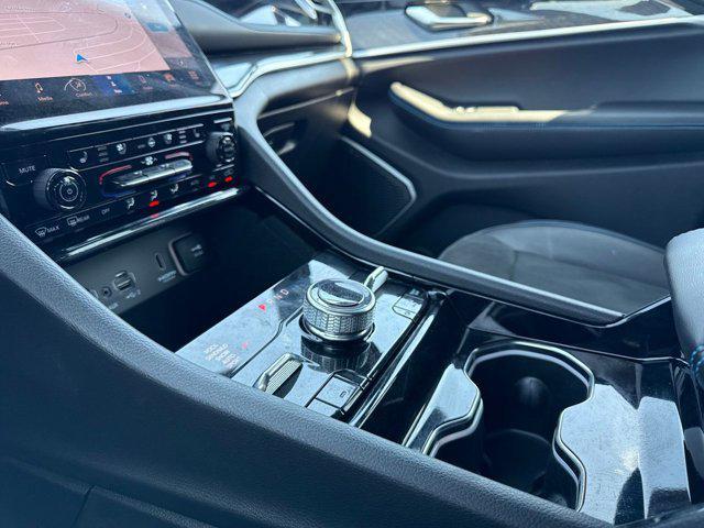 Photo of 2022 Diamond Black Crystal Pearlcoat Jeep Grand Cherokee 4xe