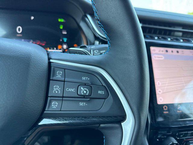 Photo of 2022 Diamond Black Crystal Pearlcoat Jeep Grand Cherokee 4xe