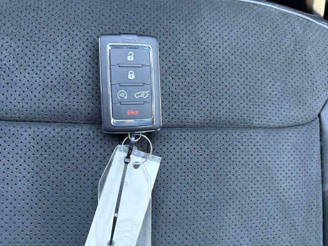 Photo of 2022 Diamond Black Crystal Pearlcoat Jeep Grand Cherokee 4xe