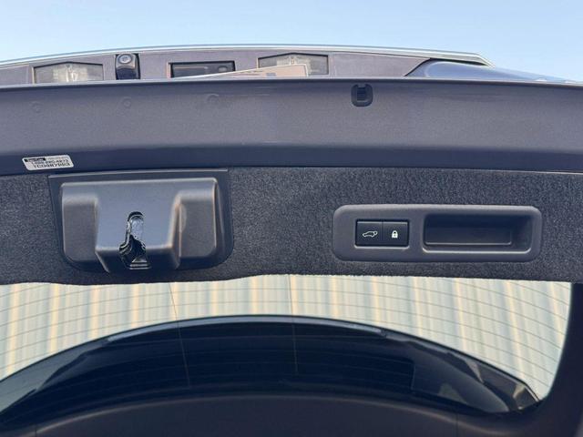 Photo of 2020 Nebula Gray Pearl Lexus RX 350