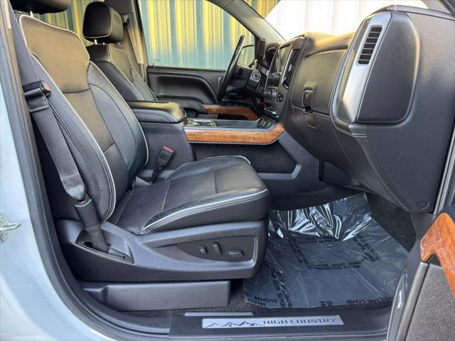 Photo of 2018 Iridescent Pearl Tricoat Chevrolet Silverado 1500