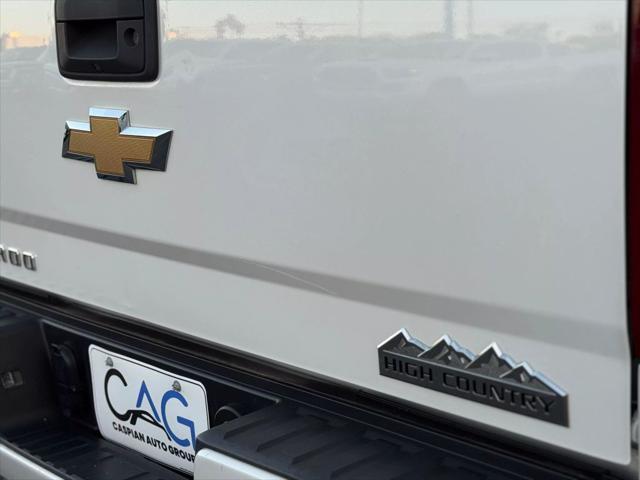 Photo of 2018 Iridescent Pearl Tricoat Chevrolet Silverado 1500