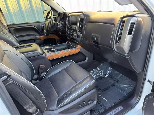 Photo of 2018 Iridescent Pearl Tricoat Chevrolet Silverado 1500