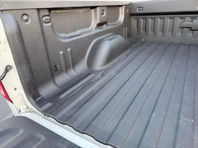 Photo of 2018 Iridescent Pearl Tricoat Chevrolet Silverado 1500