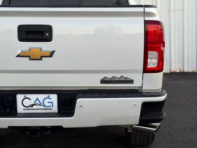 Photo of 2018 Iridescent Pearl Tricoat Chevrolet Silverado 1500