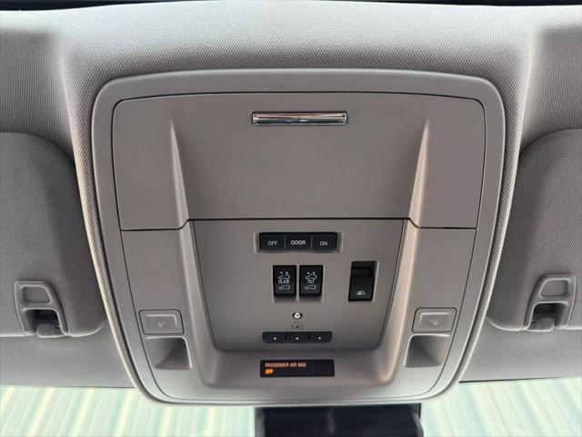 Photo of 2018 Iridescent Pearl Tricoat Chevrolet Silverado 1500