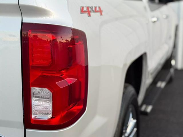 Photo of 2018 Iridescent Pearl Tricoat Chevrolet Silverado 1500