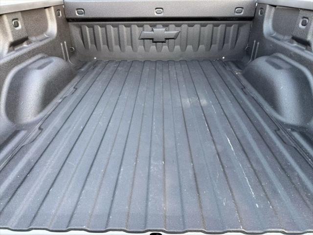 Photo of 2018 Iridescent Pearl Tricoat Chevrolet Silverado 1500