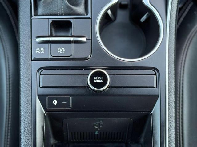 Photo of 2022 Glacial White Pearl Kia K5