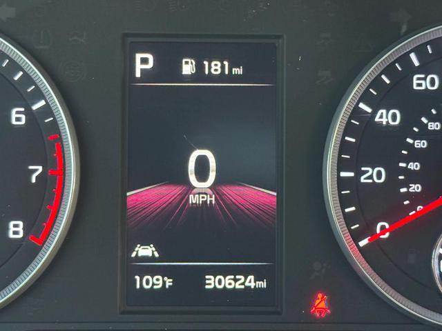 Photo of 2022 Glacial White Pearl Kia K5