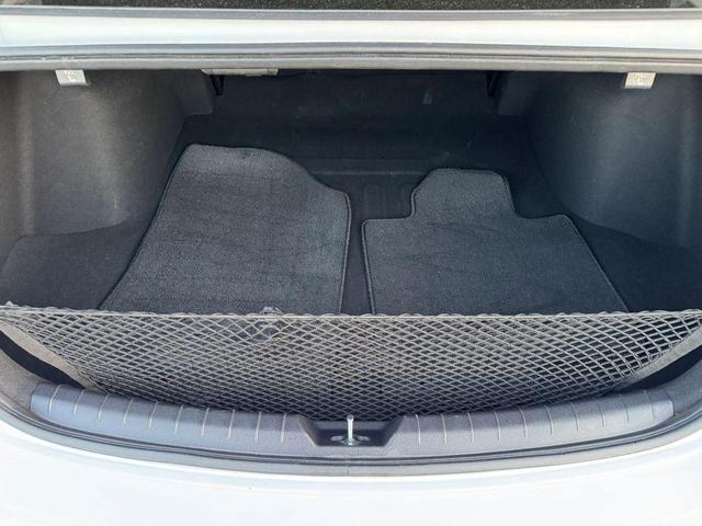 Photo of 2022 Glacial White Pearl Kia K5
