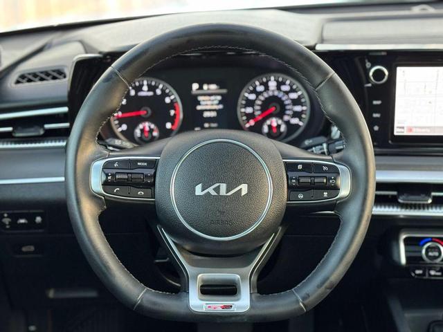 Photo of 2022 Glacial White Pearl Kia K5