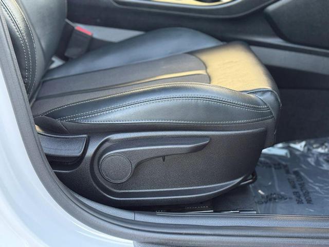 Photo of 2022 Glacial White Pearl Kia K5