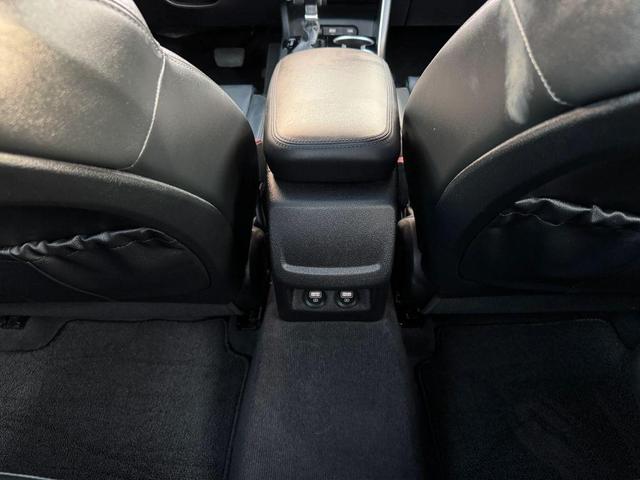 Photo of 2022 Glacial White Pearl Kia K5