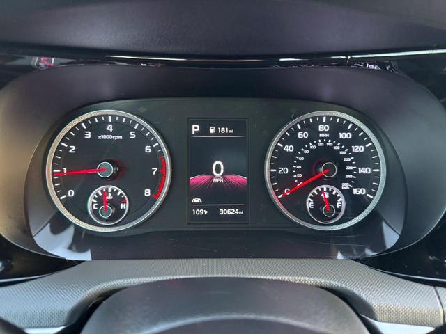 Photo of 2022 Glacial White Pearl Kia K5