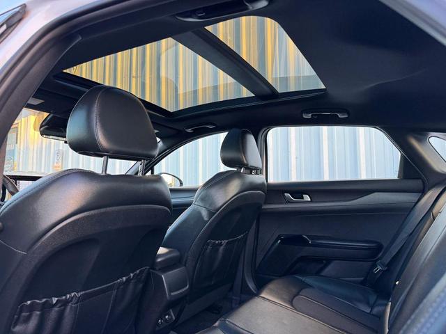 Photo of 2022 Glacial White Pearl Kia K5