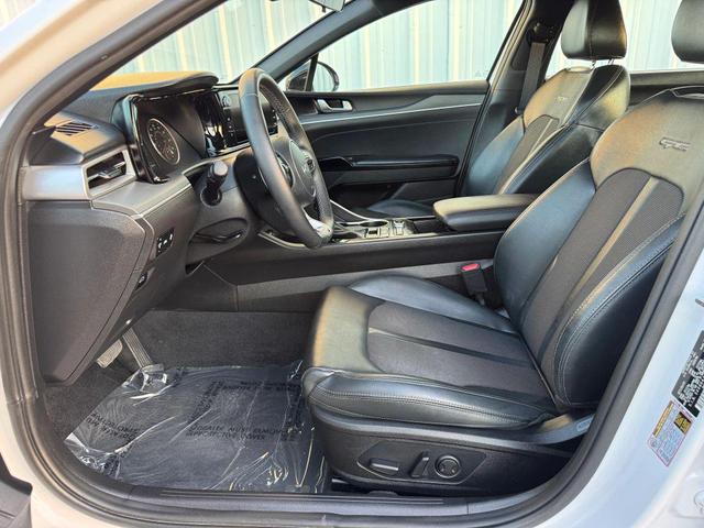 Photo of 2022 Glacial White Pearl Kia K5