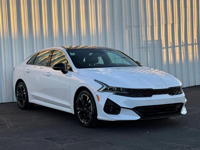 Photo of 2022 Glacial White Pearl Kia K5