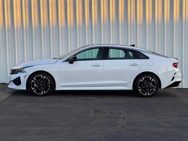 Photo of 2022 Glacial White Pearl Kia K5