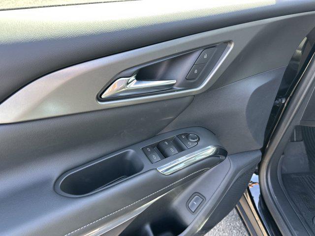 Photo of 2025 Mosaic Black Metallic Chevrolet Traverse