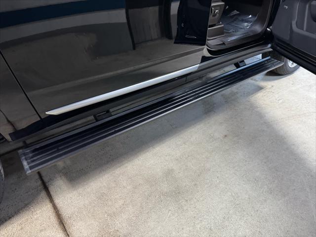 Photo of 2024 Onyx Black GMC Yukon XL