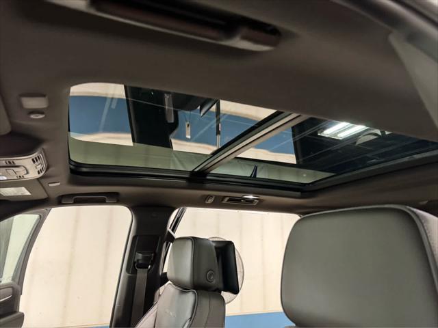 Photo of 2024 Onyx Black GMC Yukon XL