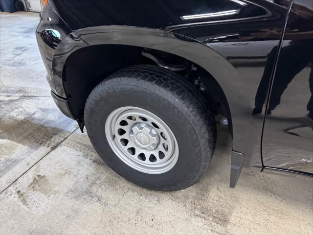 Photo of 2022 Black Chevrolet Silverado 1500