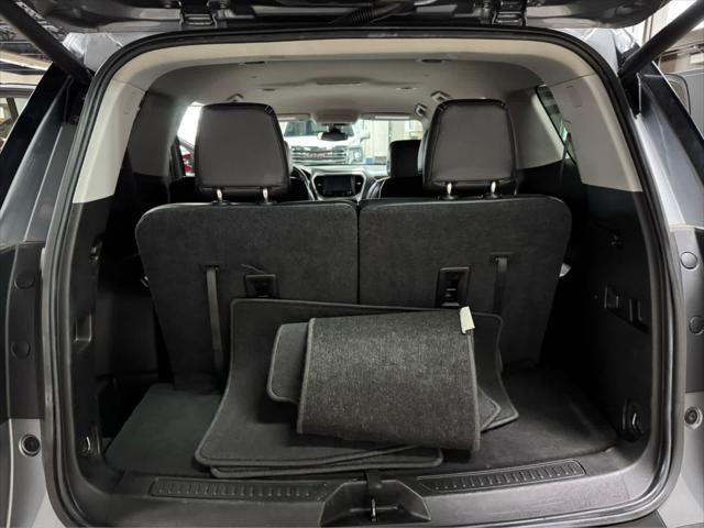 Photo of 2022 Satin Steel Metallic GMC Acadia
