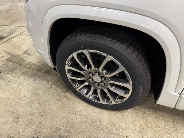 Photo of 2020 White Frost Tricoat GMC Acadia