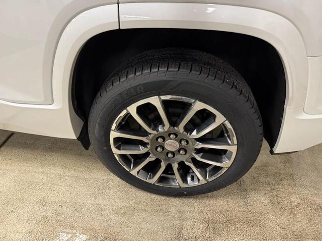 Photo of 2020 White Frost Tricoat GMC Acadia