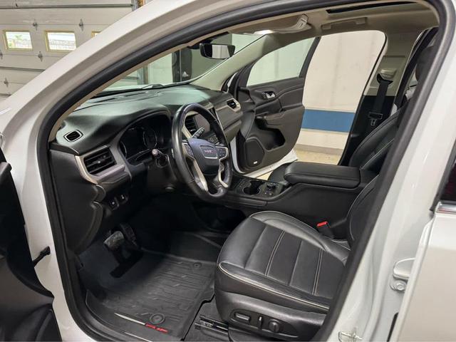 Photo of 2020 White Frost Tricoat GMC Acadia